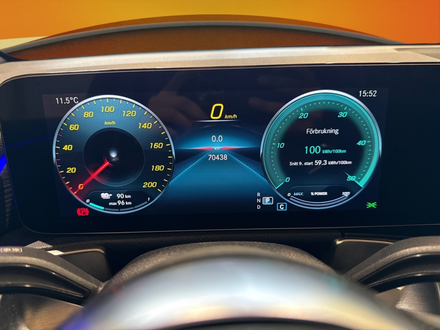 MERCEDES-BENZ EQB 2023