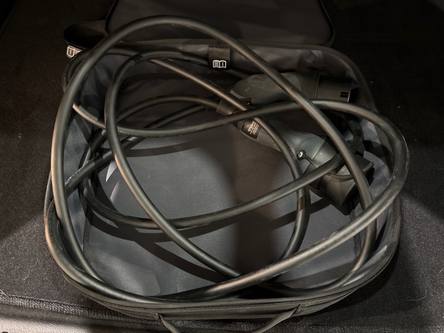 MERCEDES-BENZ EQB 2023