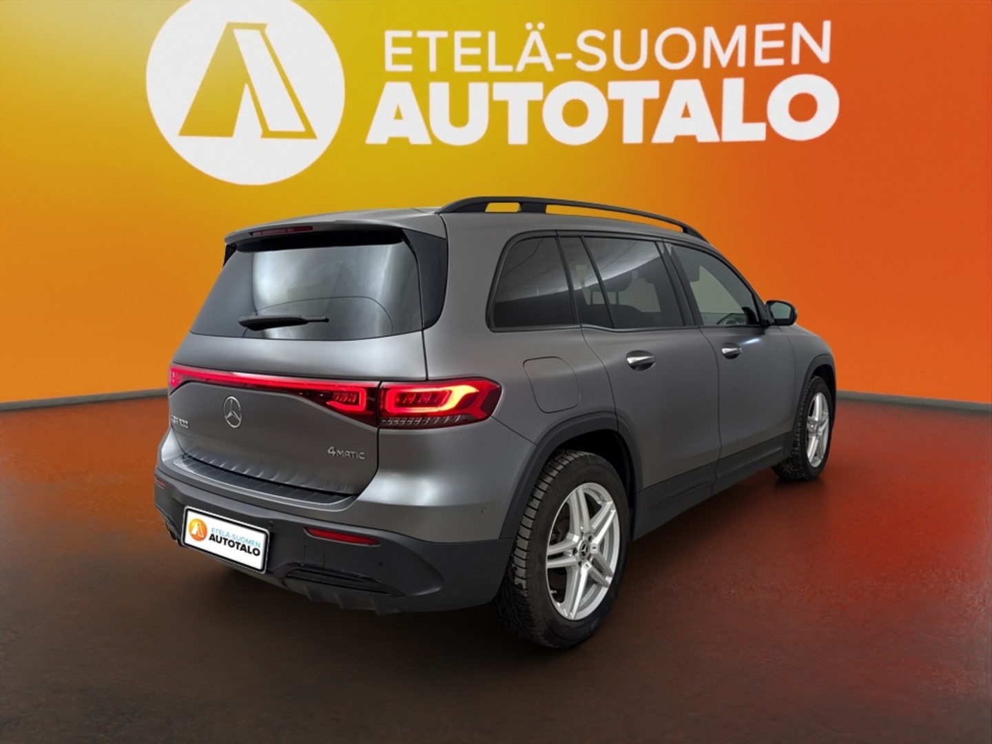 MERCEDES-BENZ EQB 2023