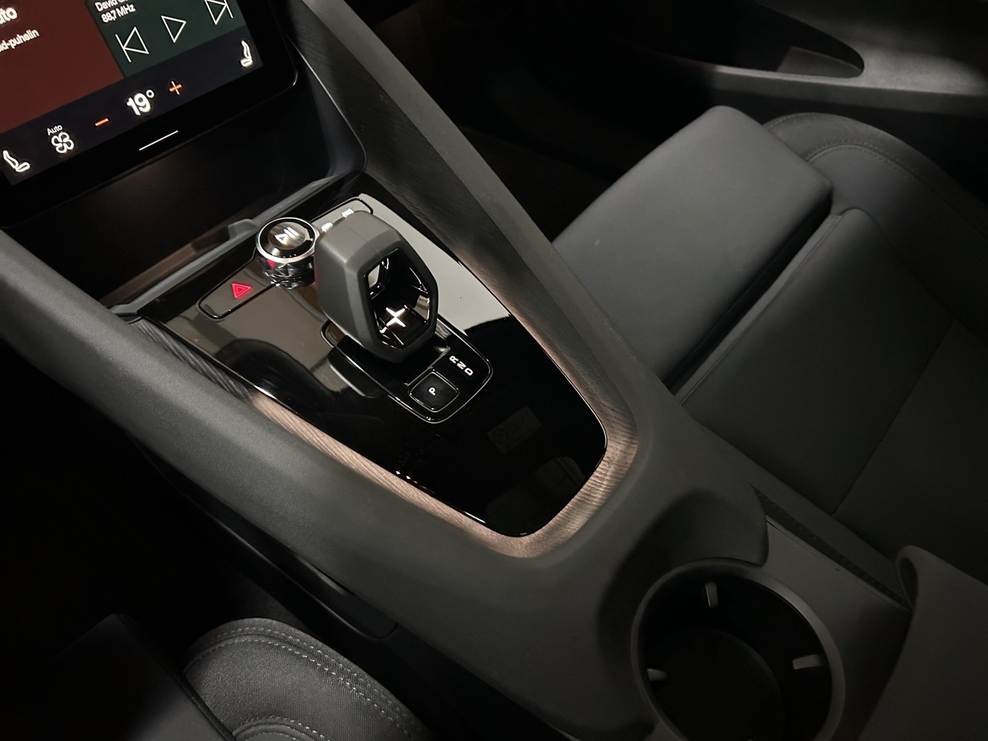 POLESTAR 2 2024