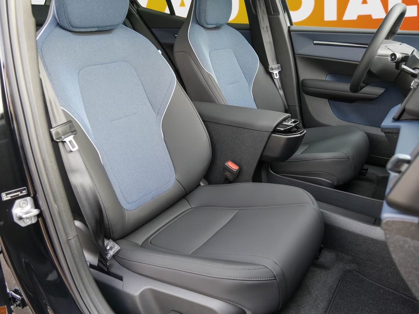 VOLVO EX30 2024