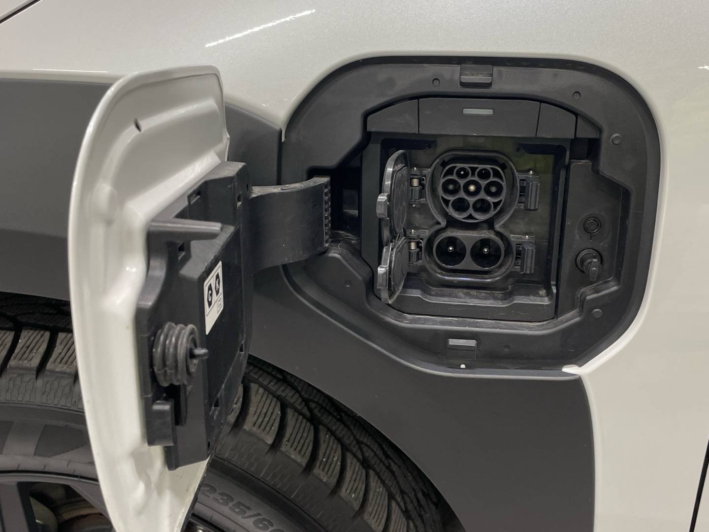 SUBARU Solterra 2023