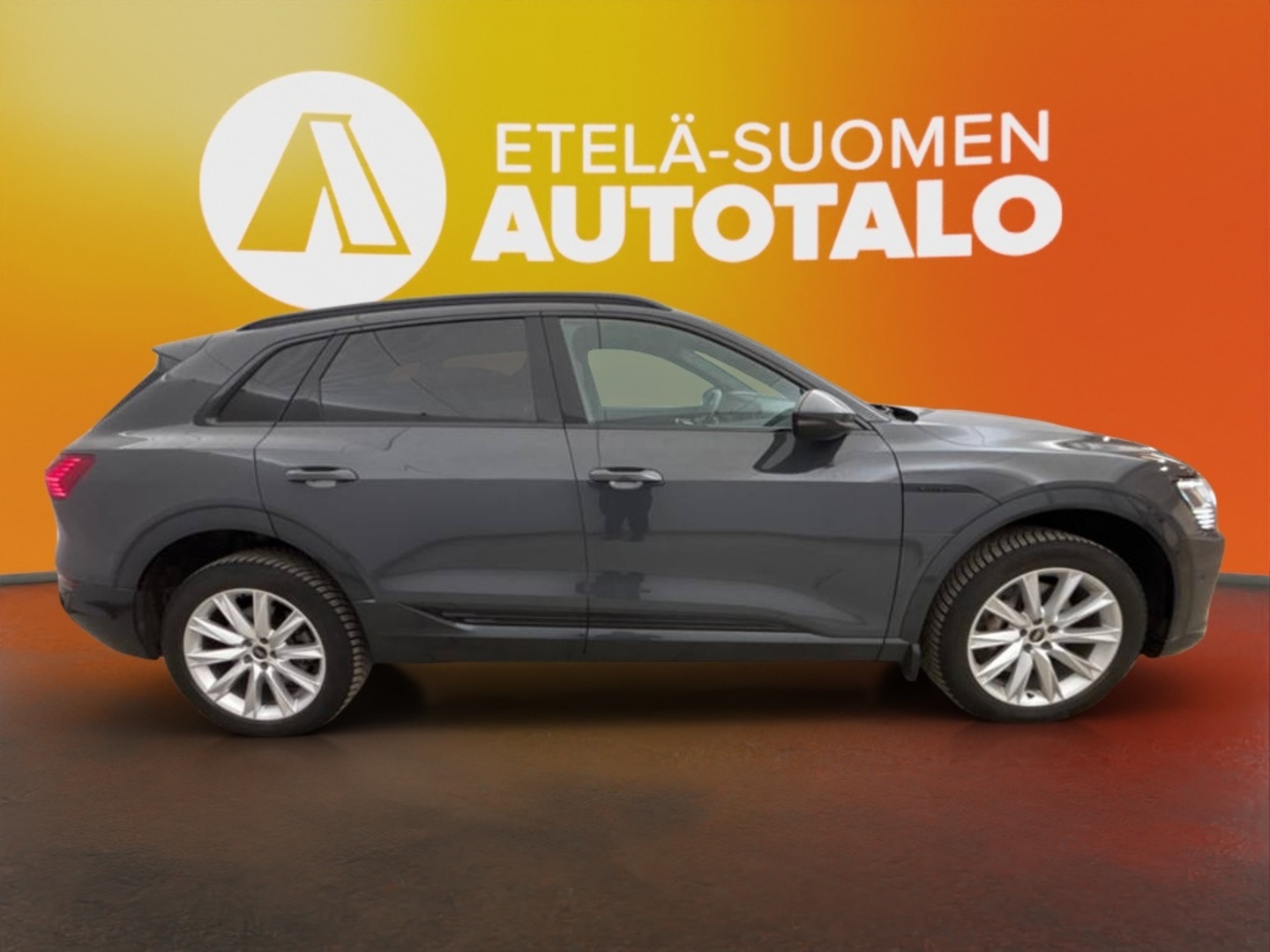 AUDI Q8 e-tron 2024
