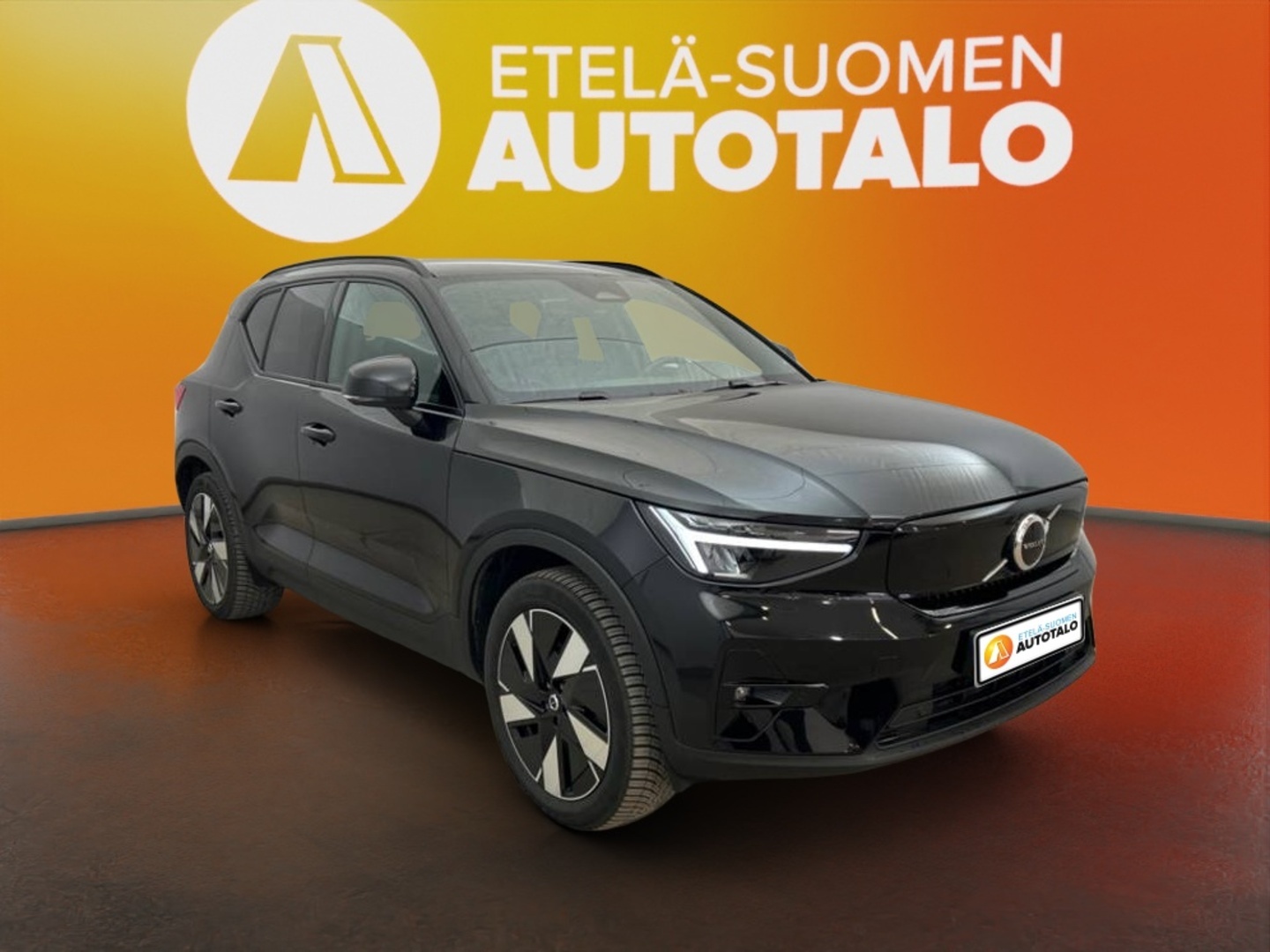 VOLVO XC40 2024