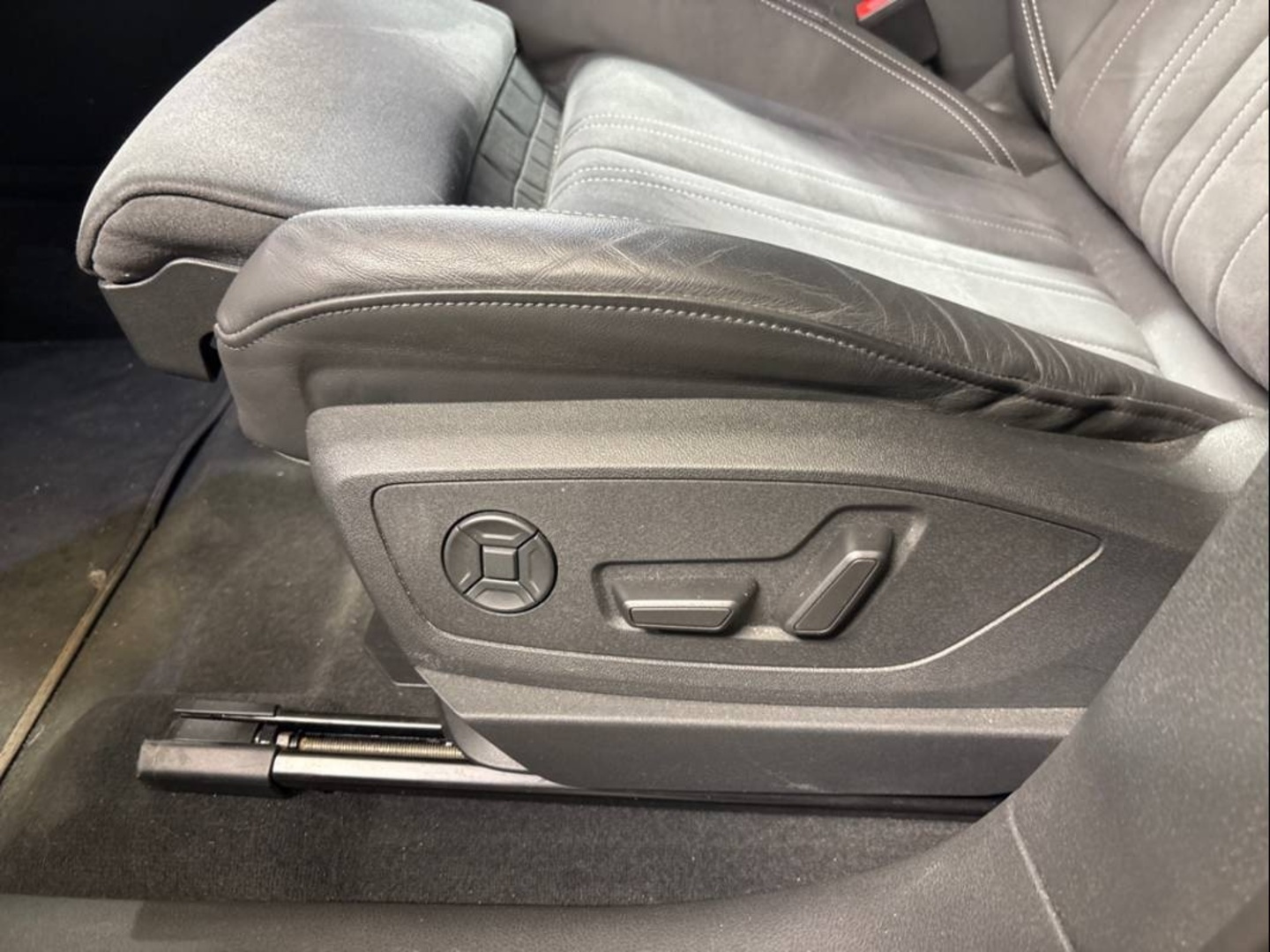 AUDI Q8 e-tron 2024