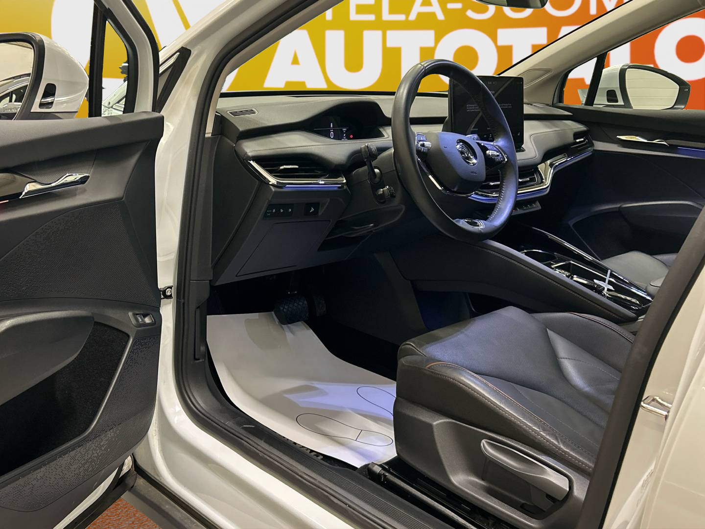 SKODA Enyaq 2023