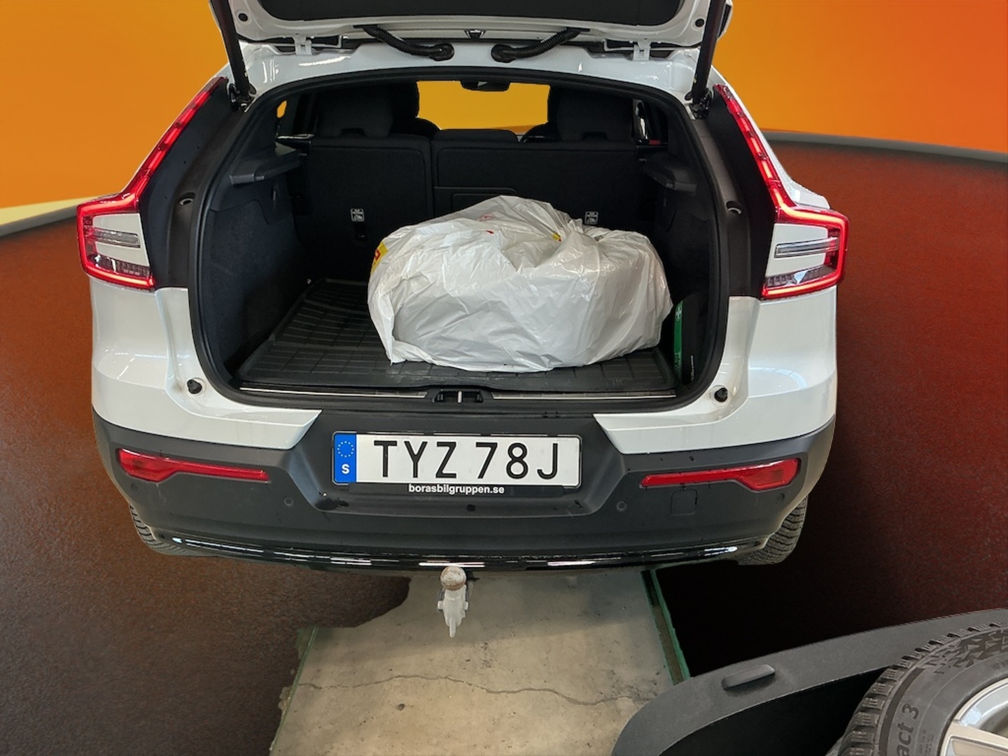 VOLVO C40 2024