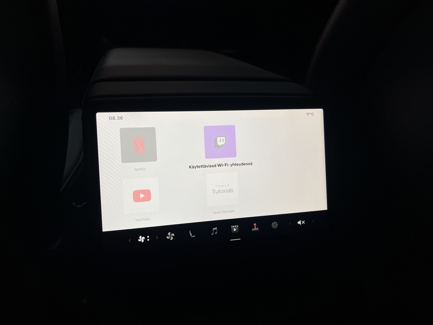 TESLA Model 3 2024