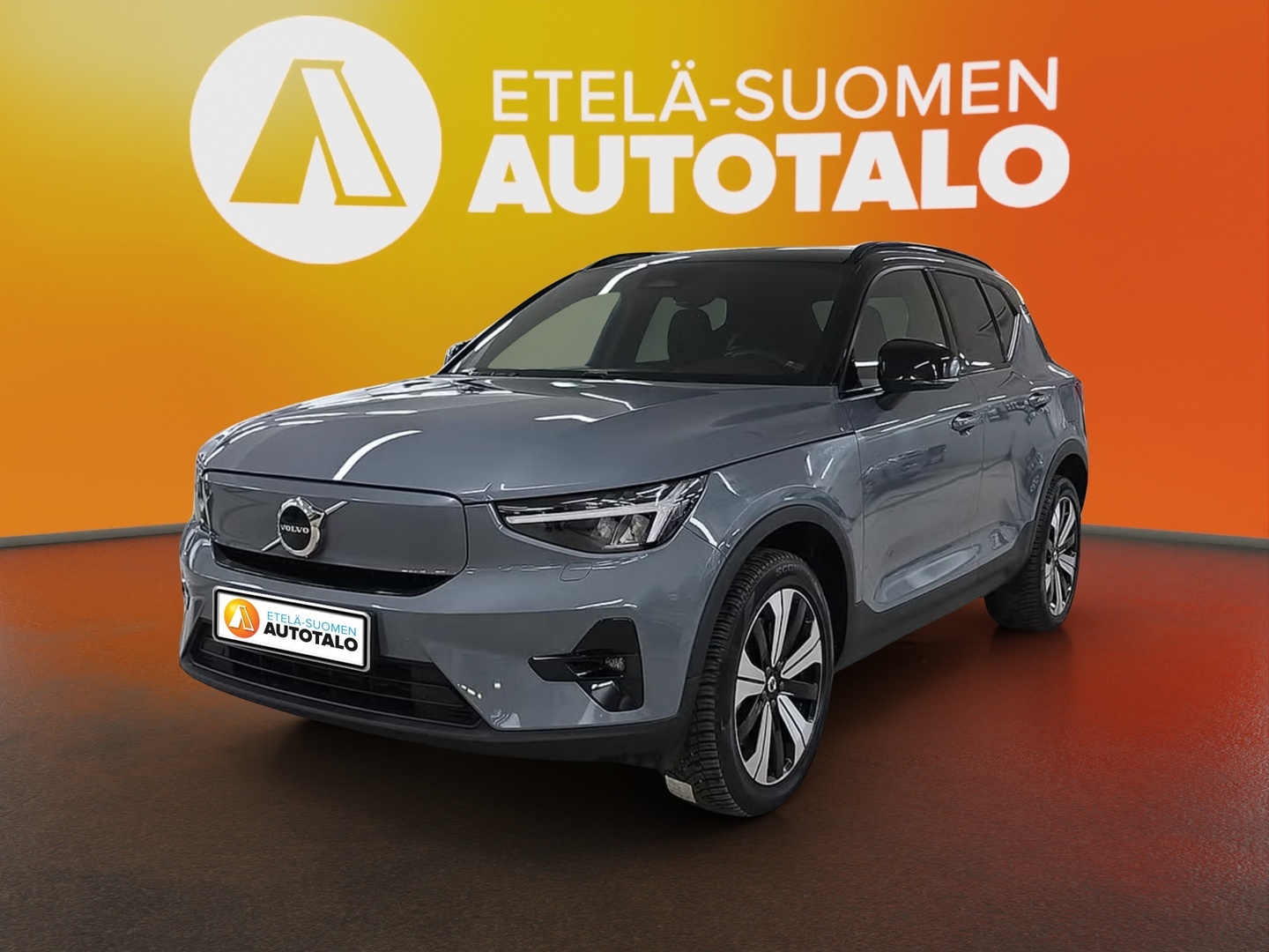 VOLVO XC40 2023