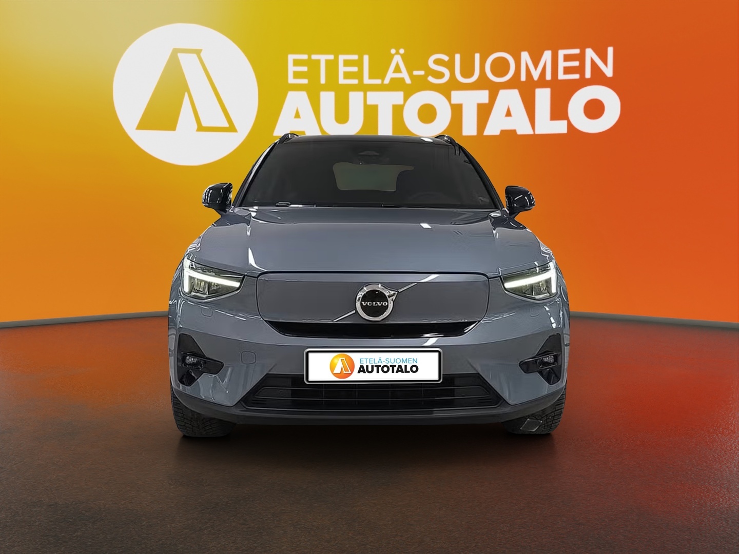 VOLVO XC40 2023