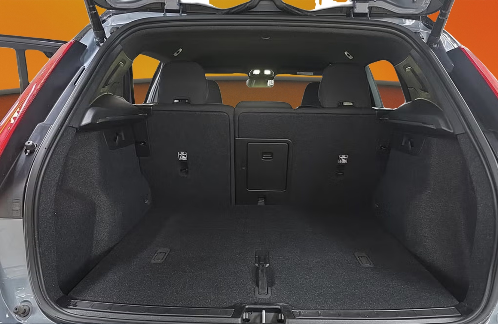 VOLVO XC40 2023