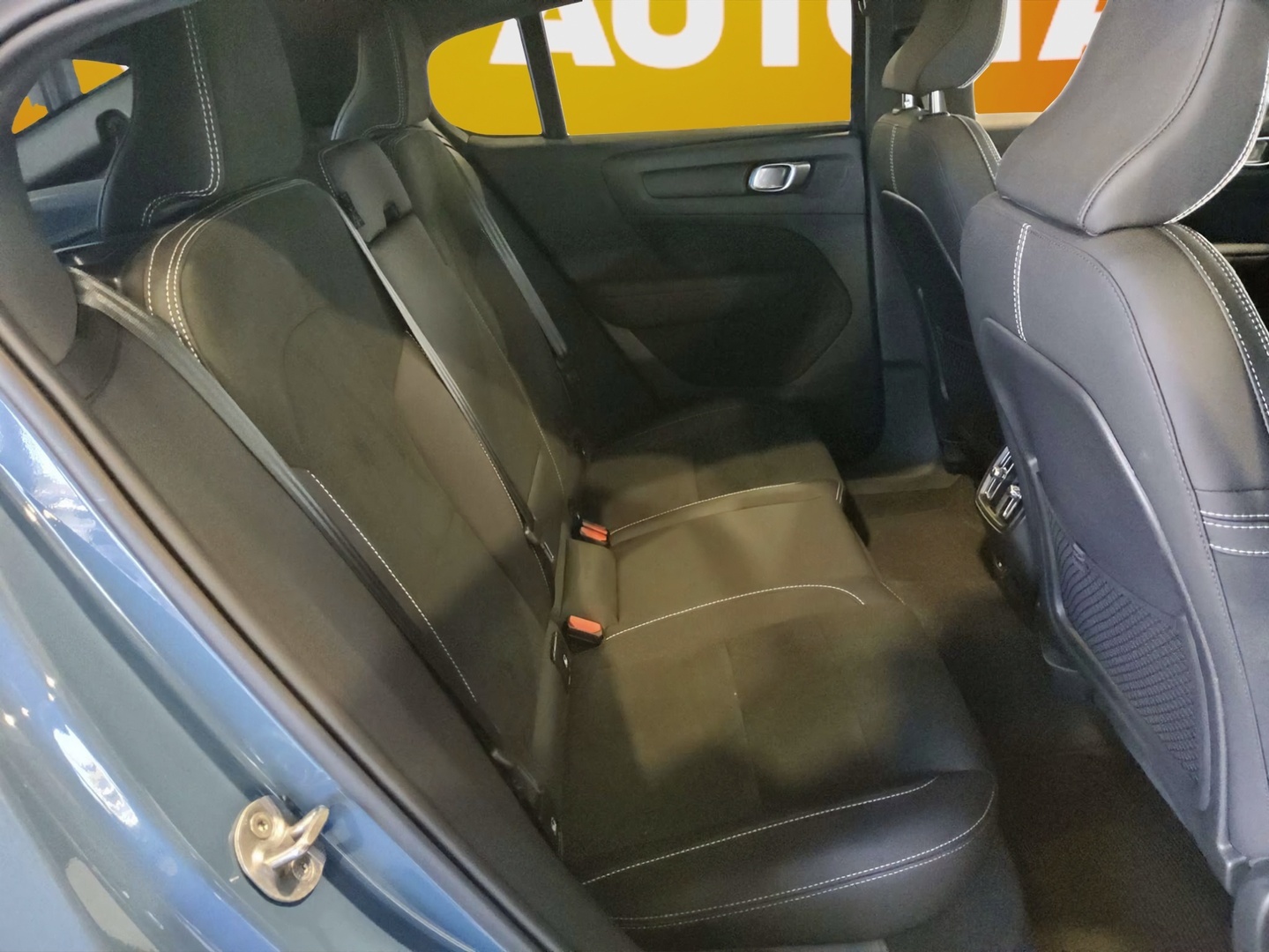 VOLVO C40 2023