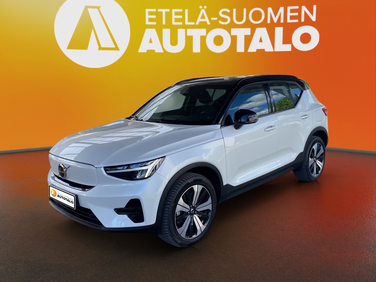 VOLVO XC40 2023