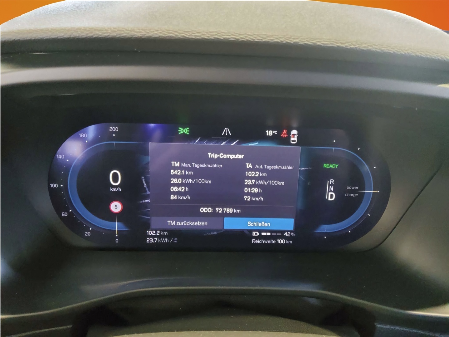 VOLVO XC40 2023