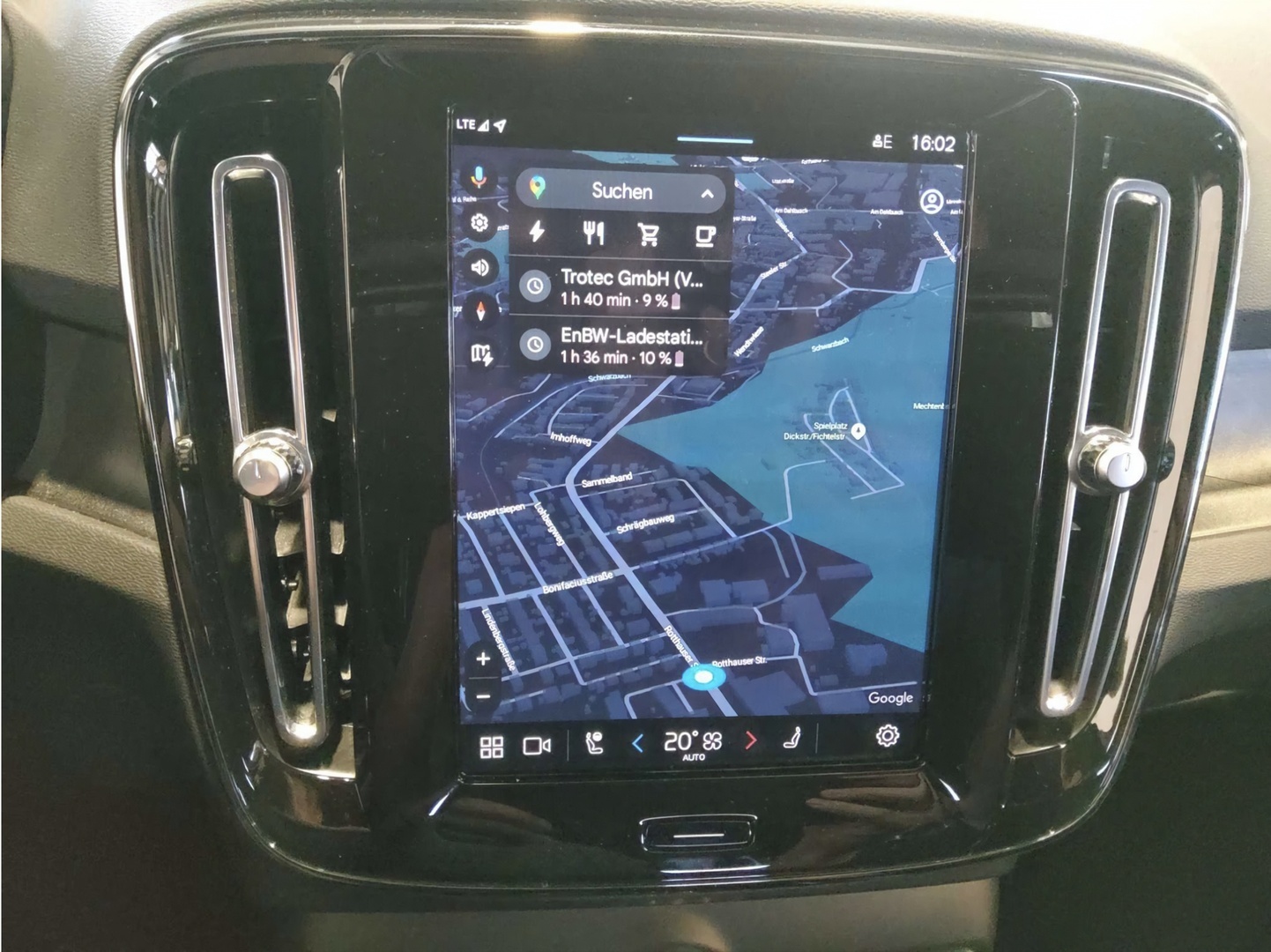 VOLVO XC40 2023