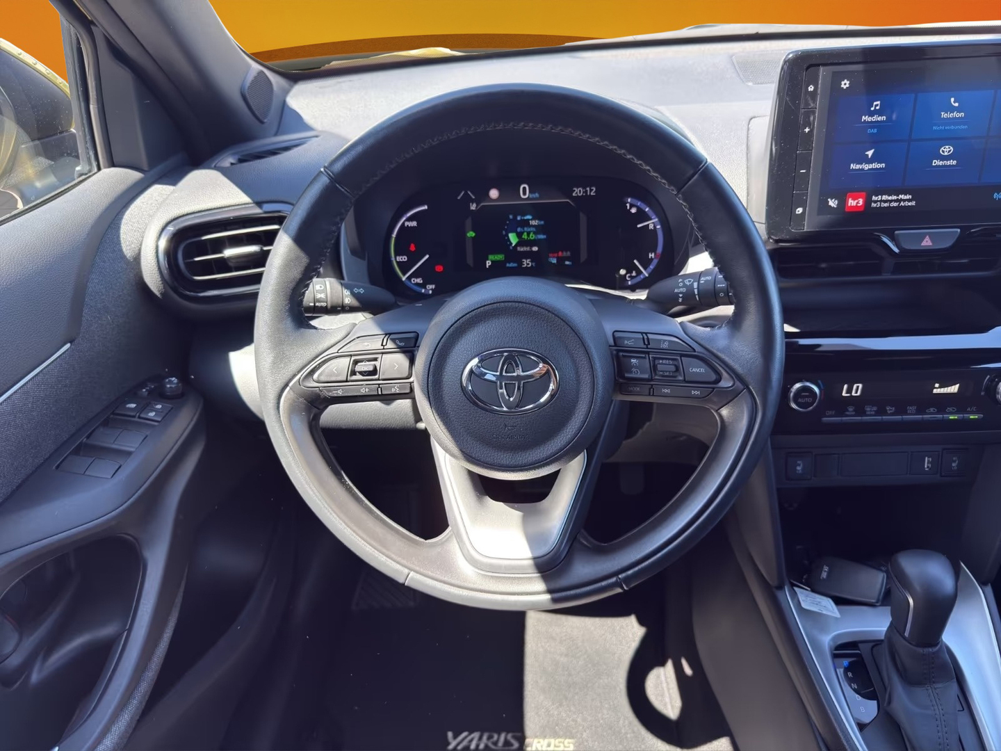TOYOTA Yaris Cross 2022
