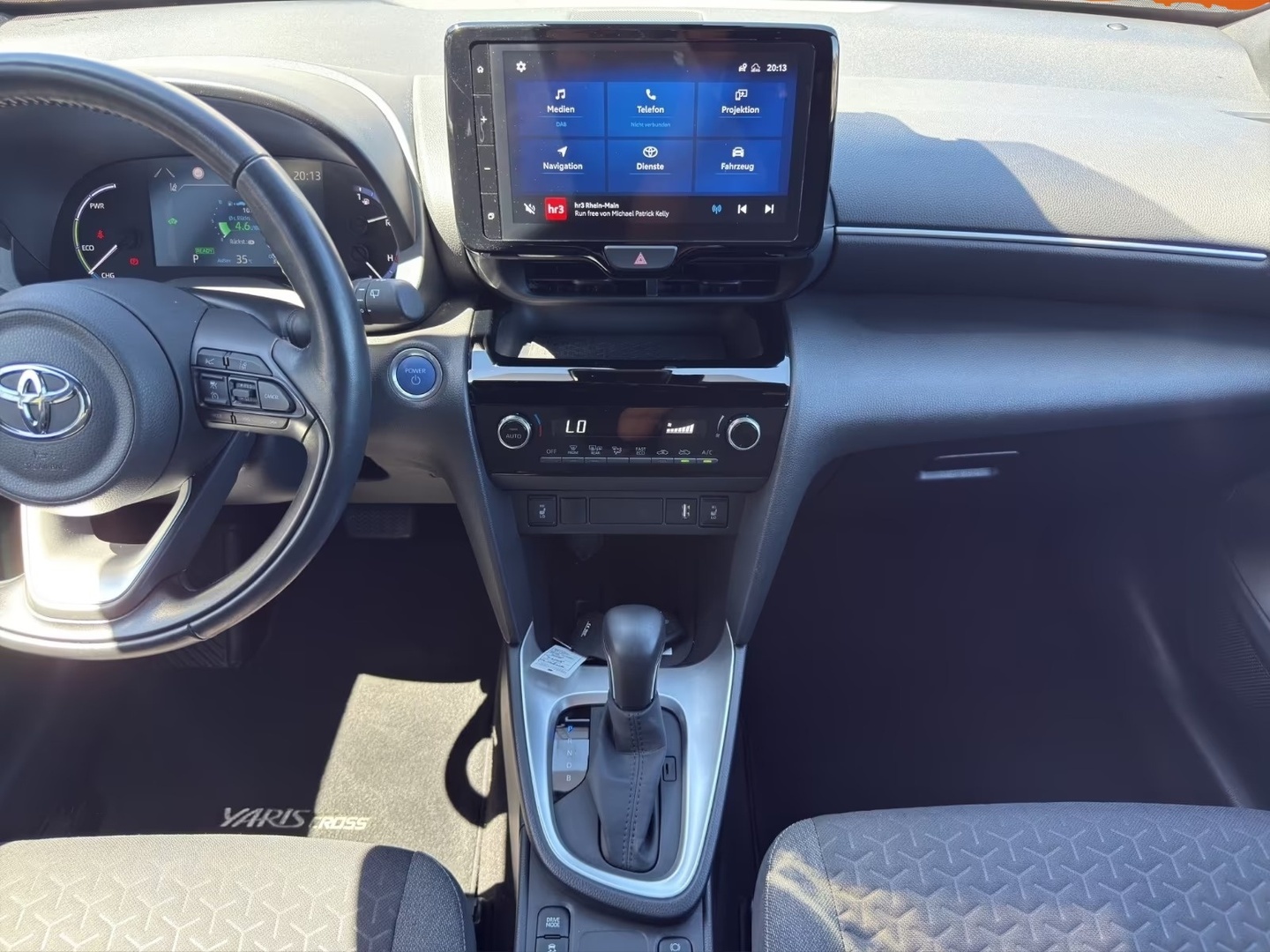 TOYOTA Yaris Cross 2022