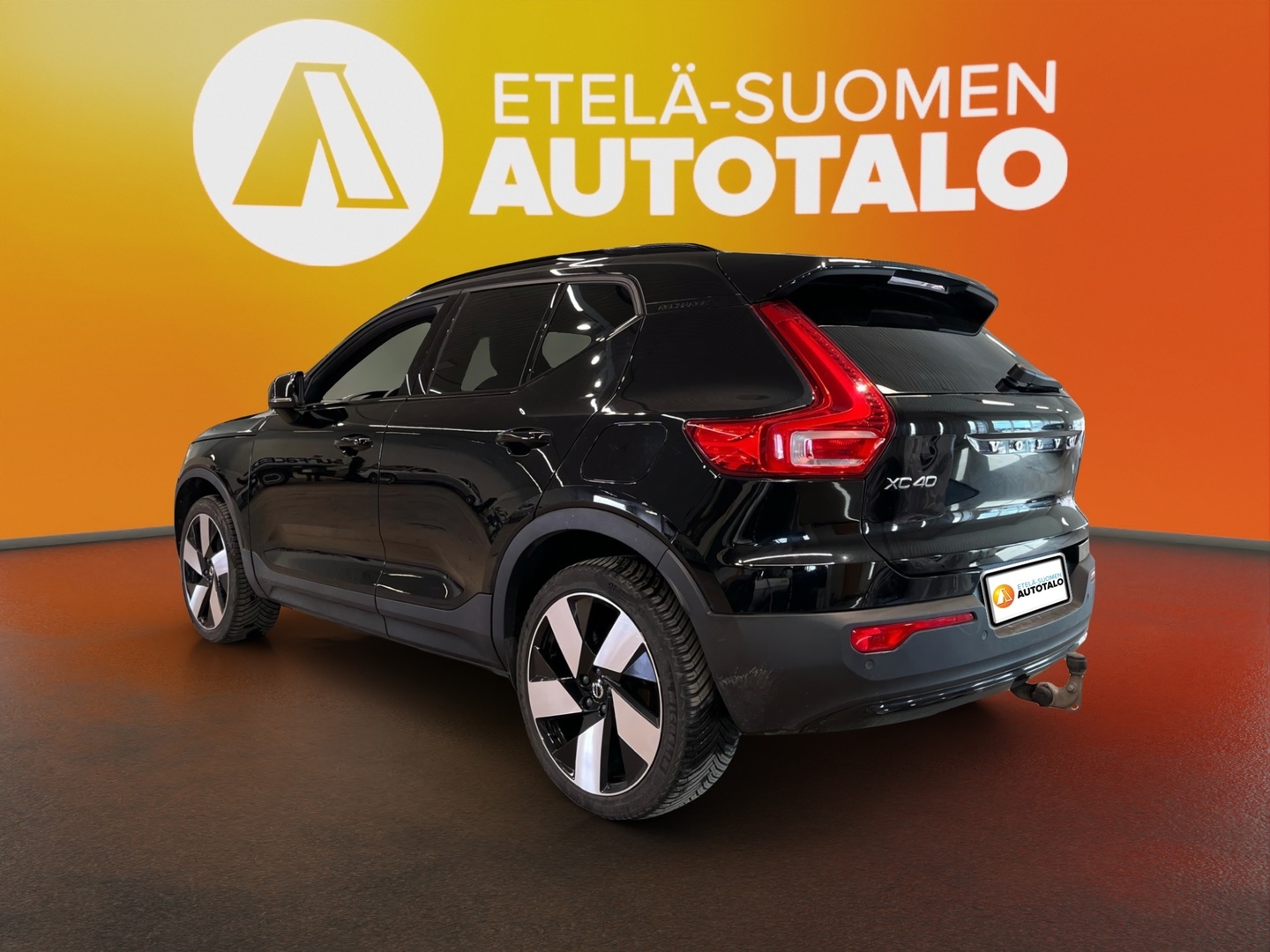 VOLVO XC40 2023