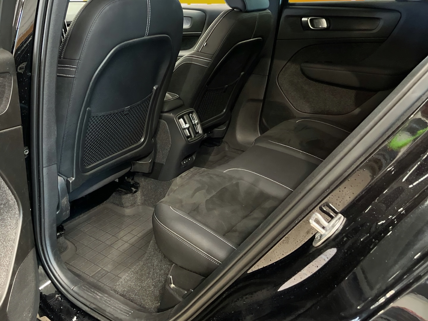 VOLVO XC40 2023