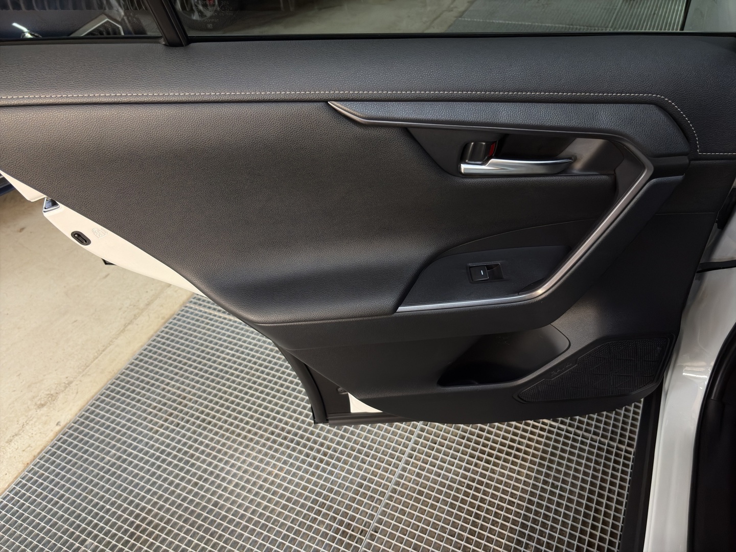 TOYOTA RAV4 27