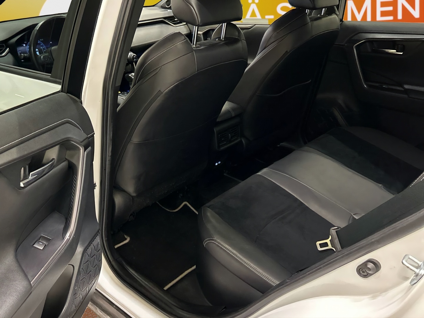 TOYOTA RAV4 2023