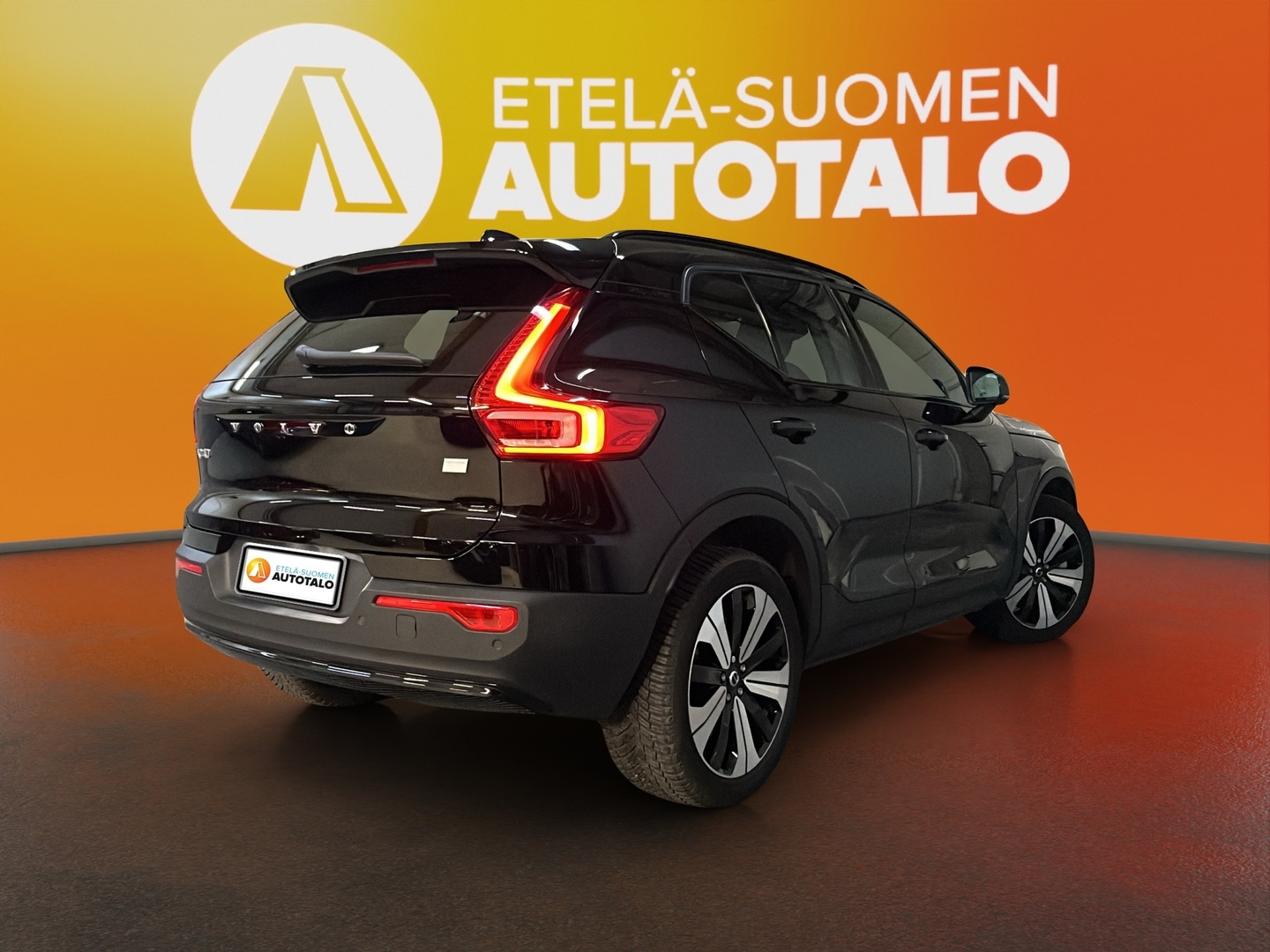VOLVO XC40 2023