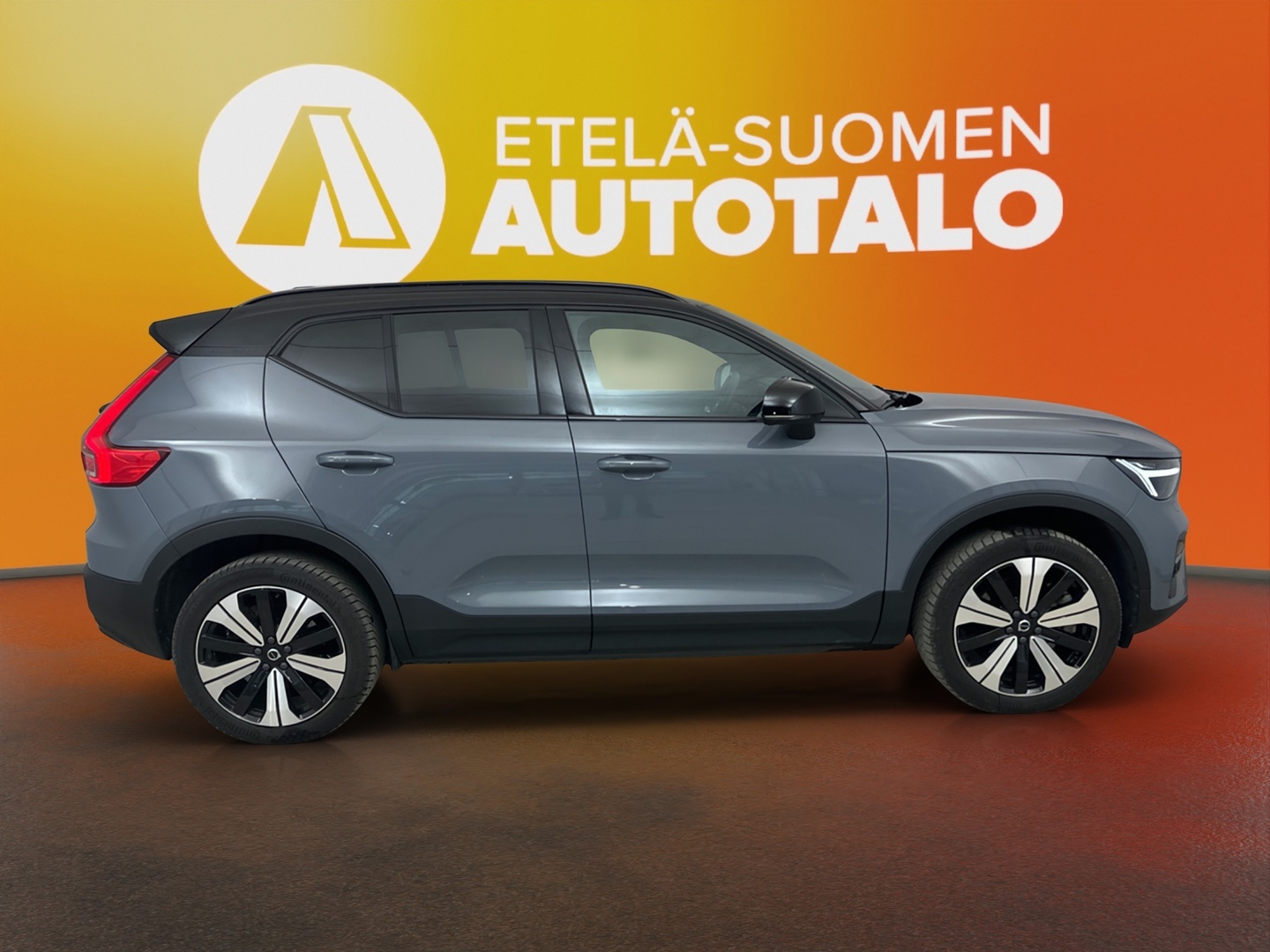 VOLVO XC40 2023