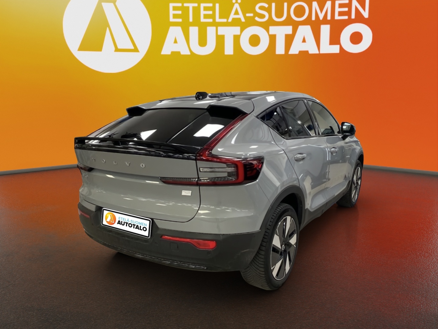 VOLVO C40 2024