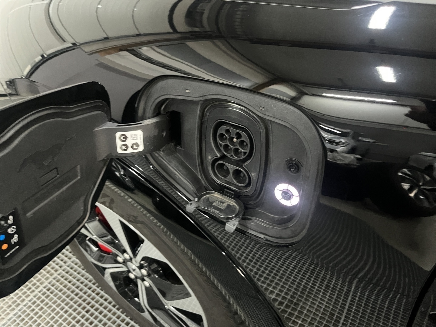 FORD Mustang Mach-E 2022