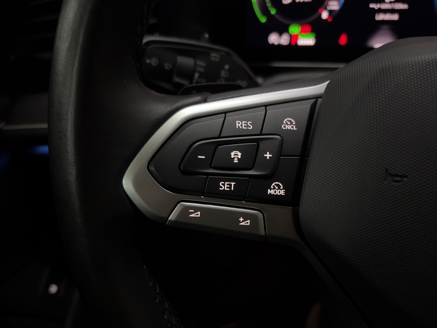 VOLKSWAGEN Passat 13