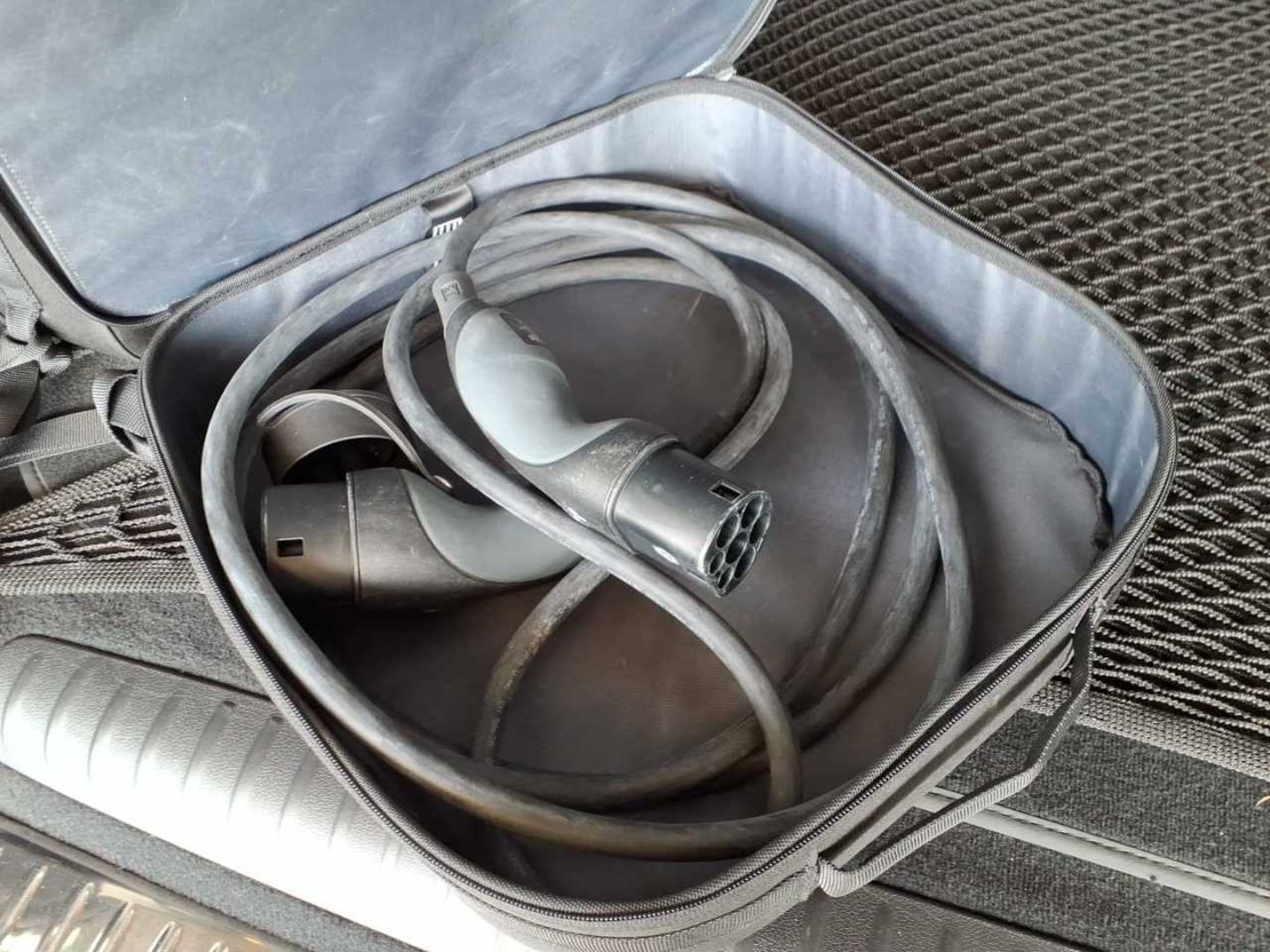 MERCEDES-BENZ E 2024