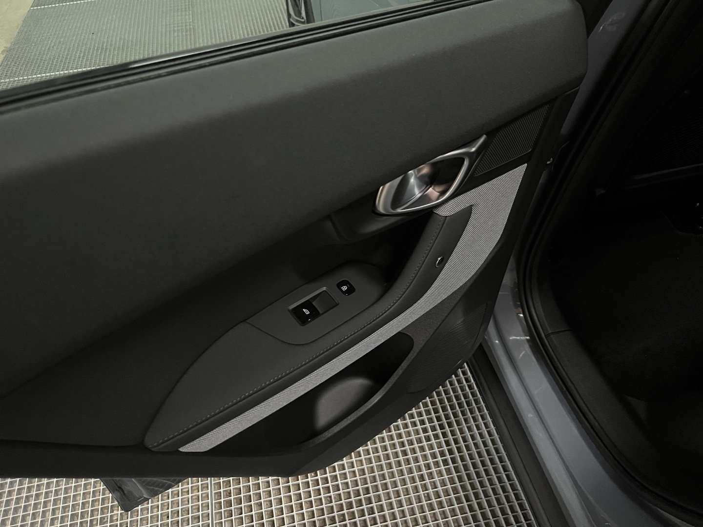 POLESTAR 2 23