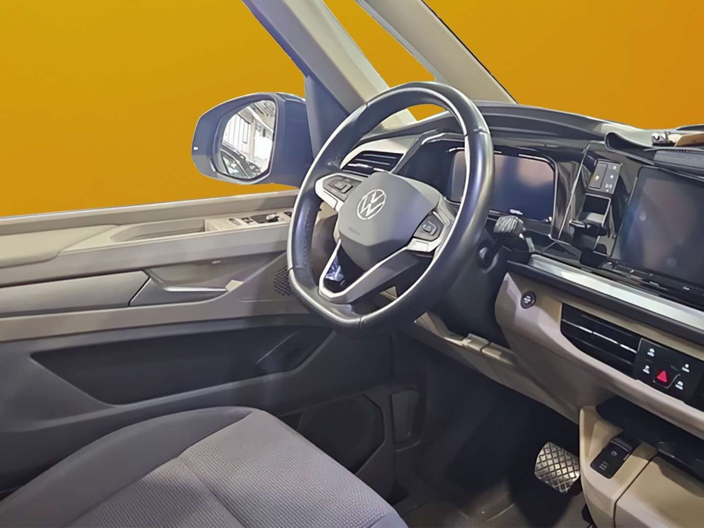 VOLKSWAGEN Multivan 2023