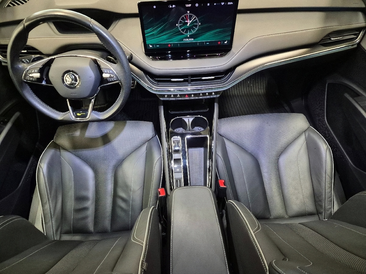 SKODA Enyaq 8