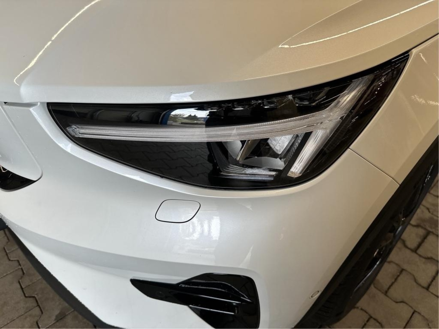 VOLVO C40 2024