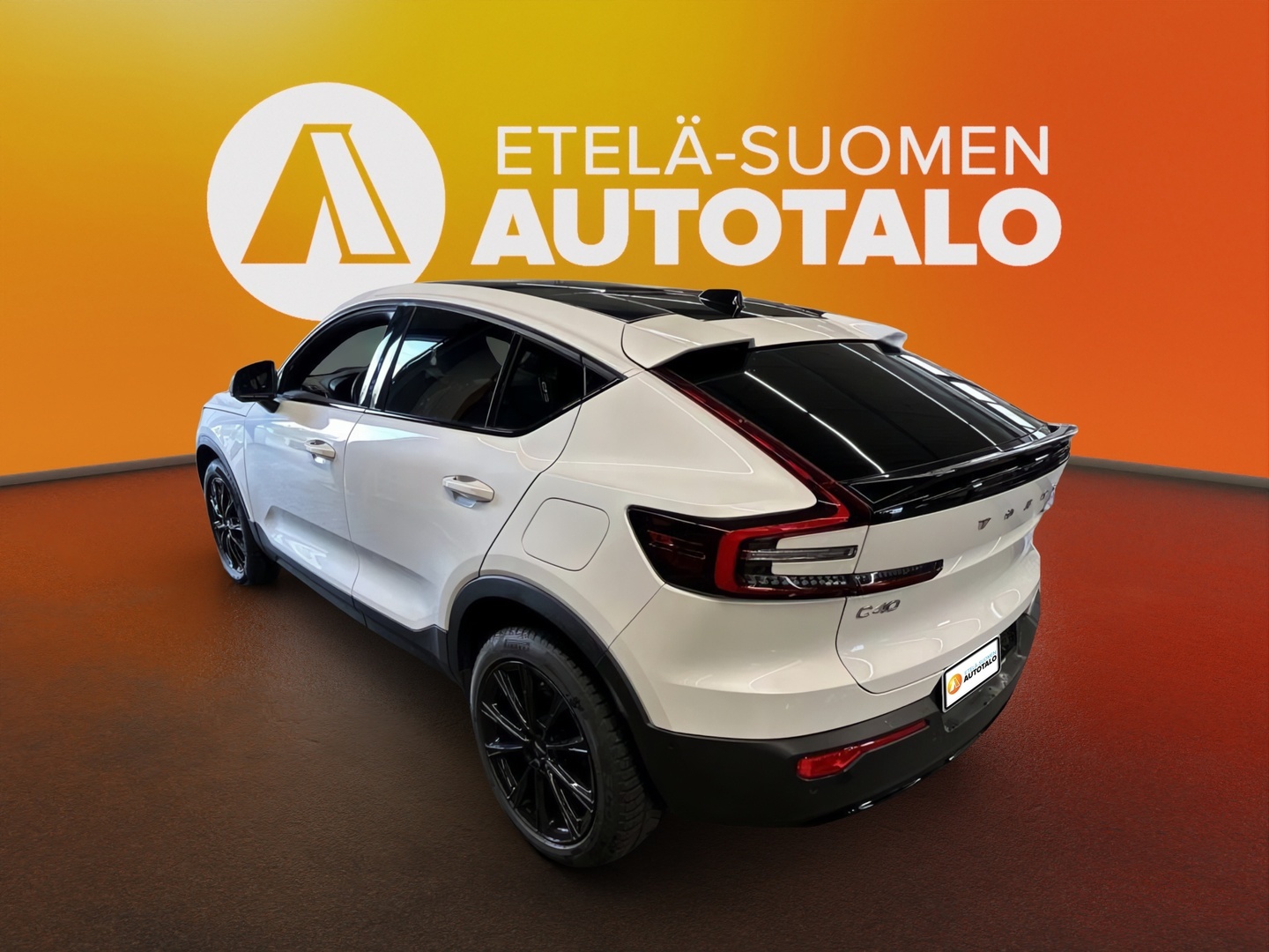 VOLVO C40 2024