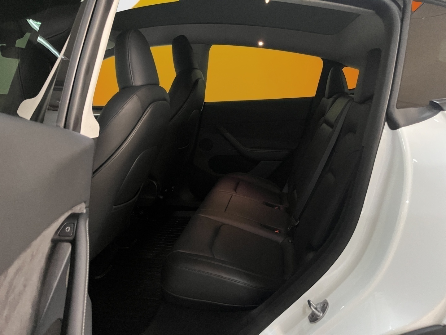 TESLA Model Y 7