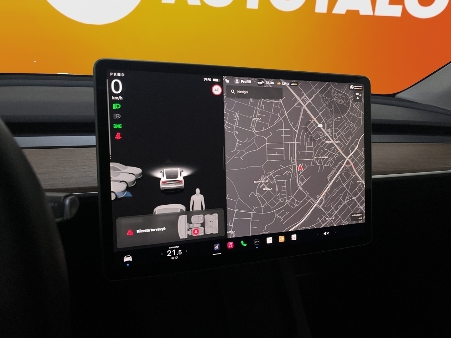 TESLA Model Y 8