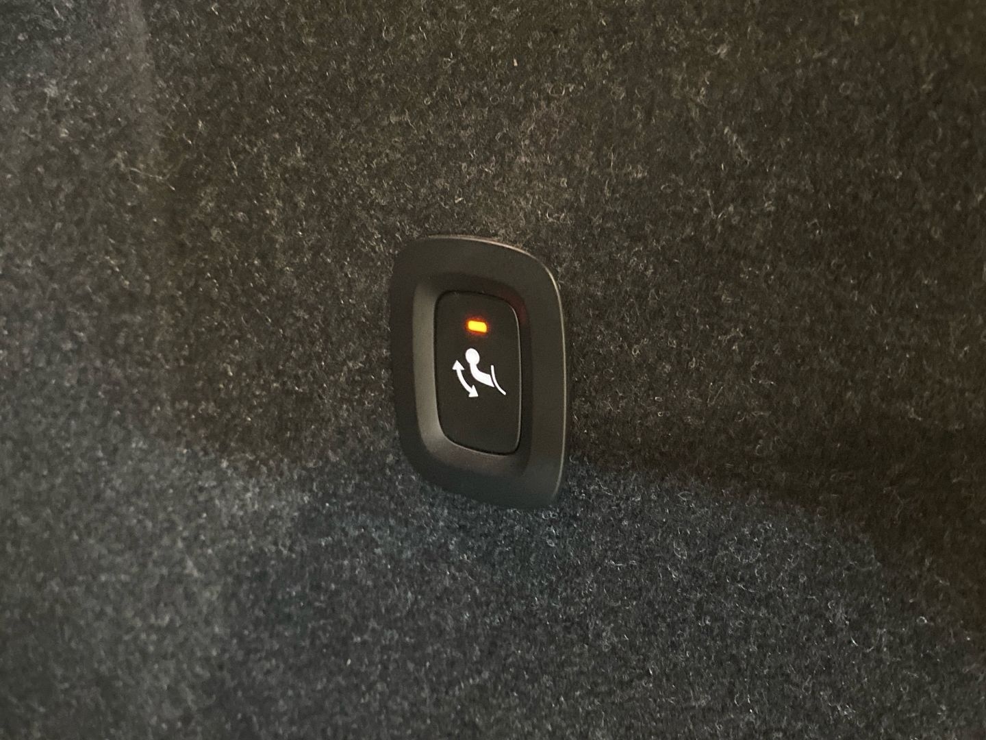 VOLVO C40 2023
