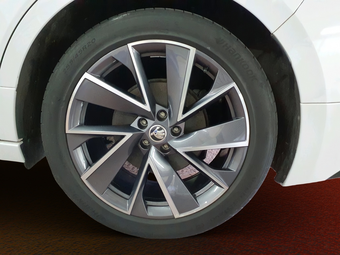 SKODA Enyaq 2023