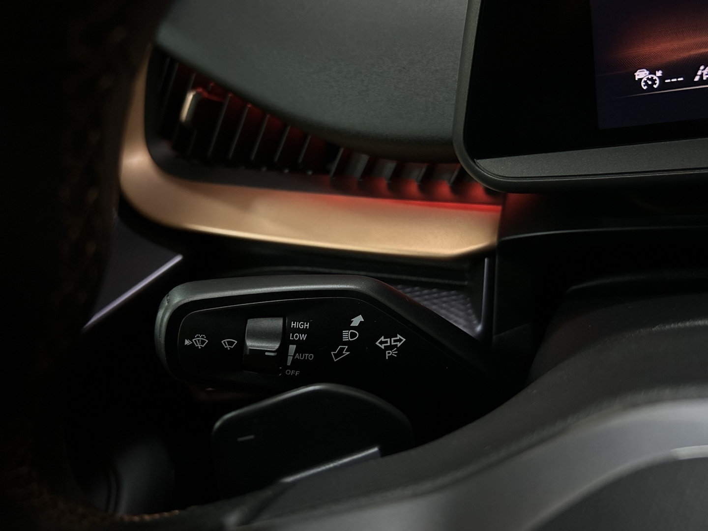 CUPRA Tavascan 10