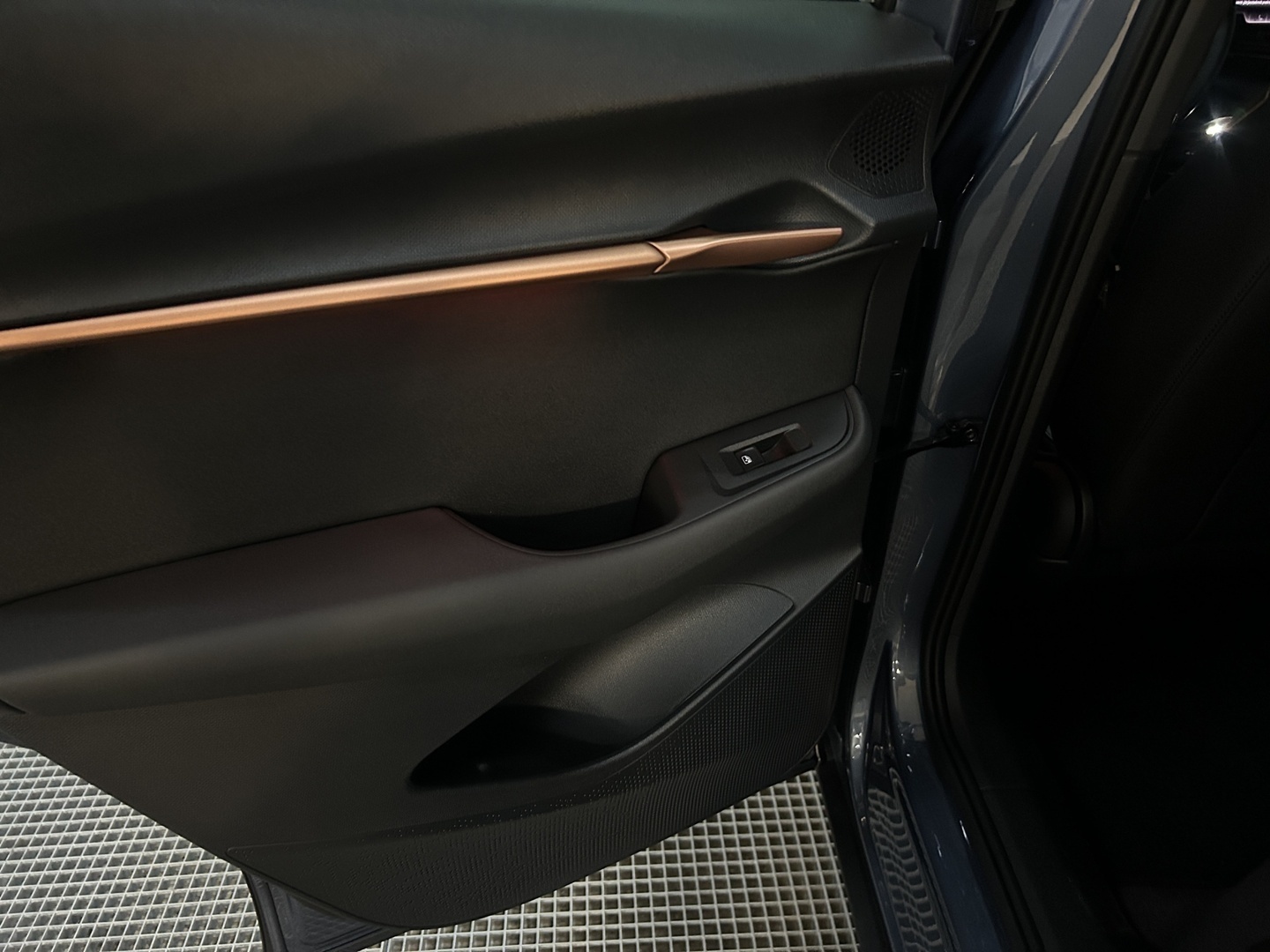 CUPRA Tavascan 21