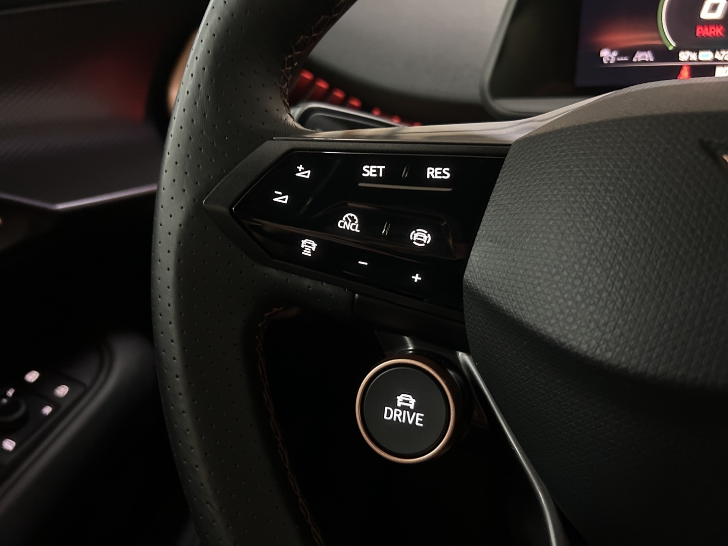 CUPRA Tavascan 8