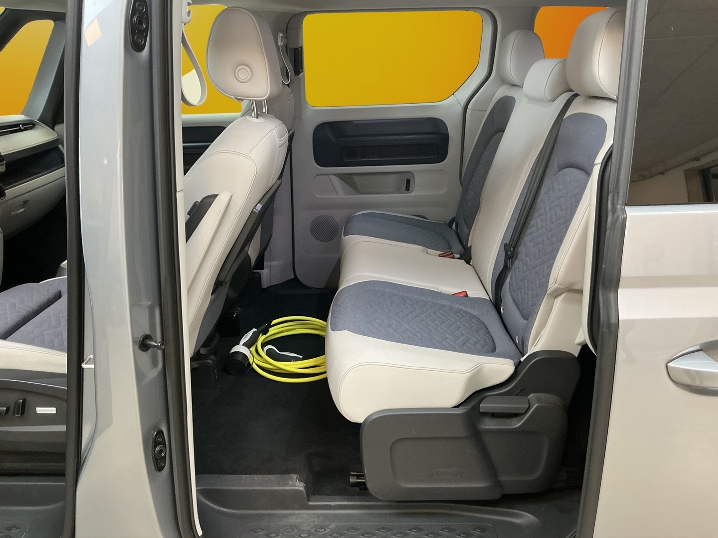 VOLKSWAGEN ID. Buzz 2024