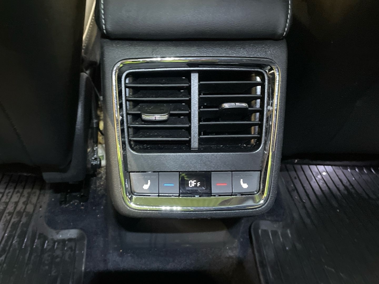 SKODA Enyaq 2023
