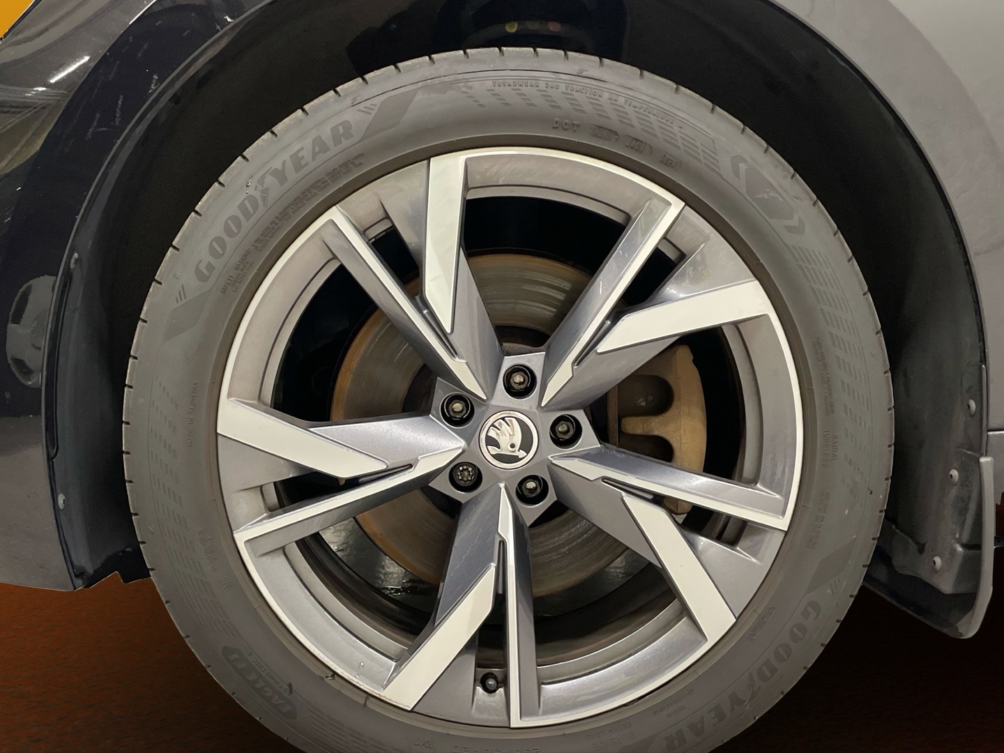 SKODA Enyaq 2023