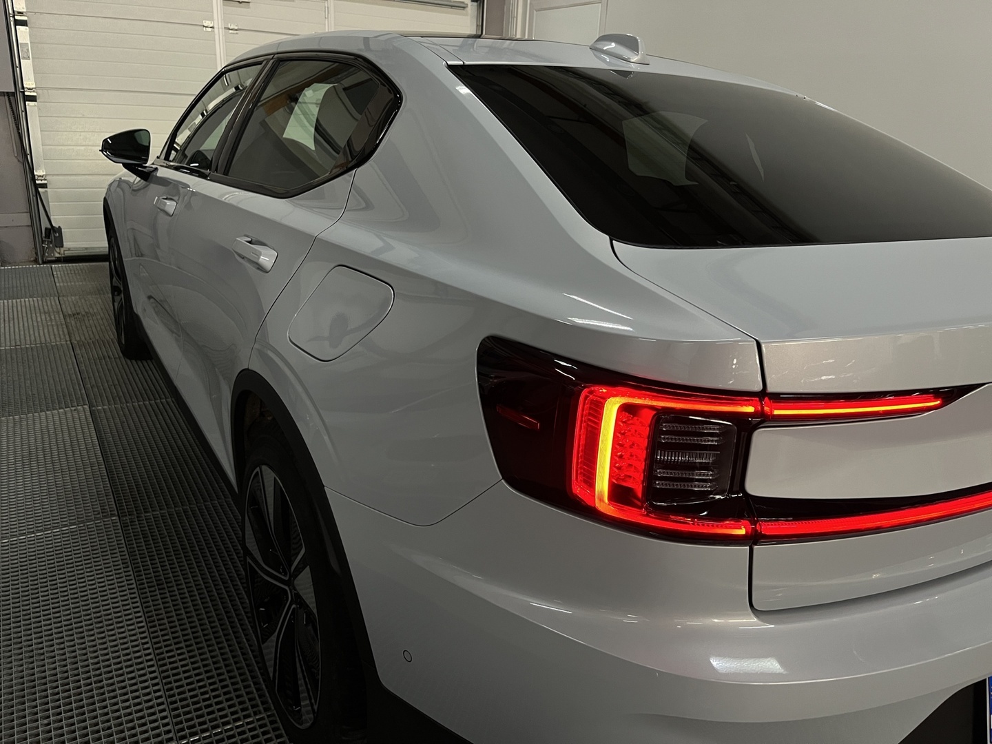 POLESTAR 2 4