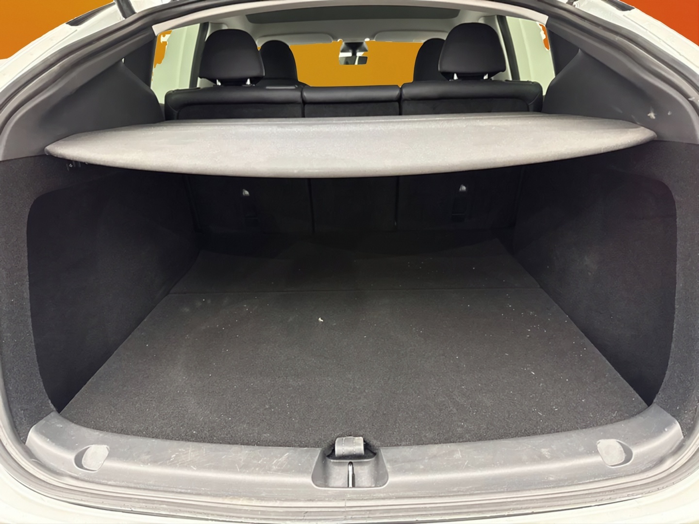 TESLA Model Y 16