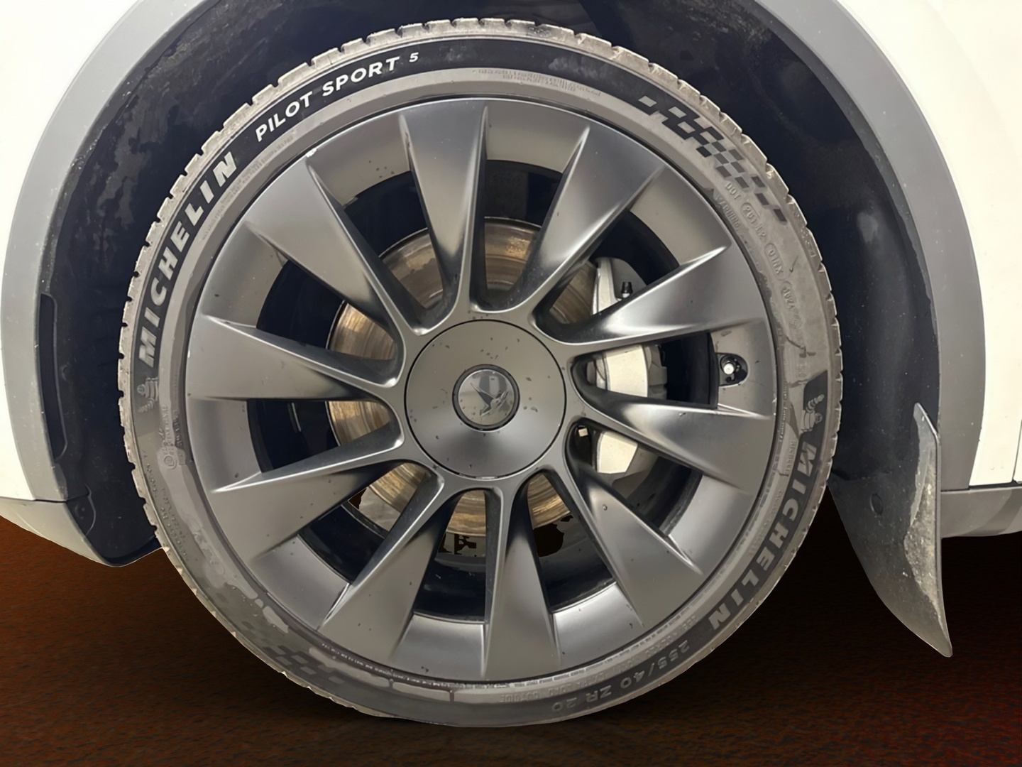 TESLA Model Y 18