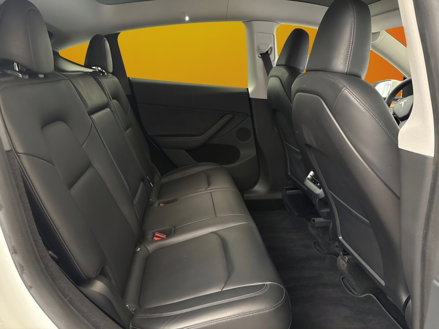 TESLA Model Y 7
